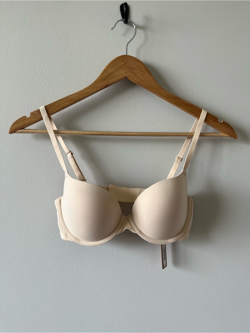 SKIMS Fits Everybody Push-Up Demi Bra 32C NWT Sand Color